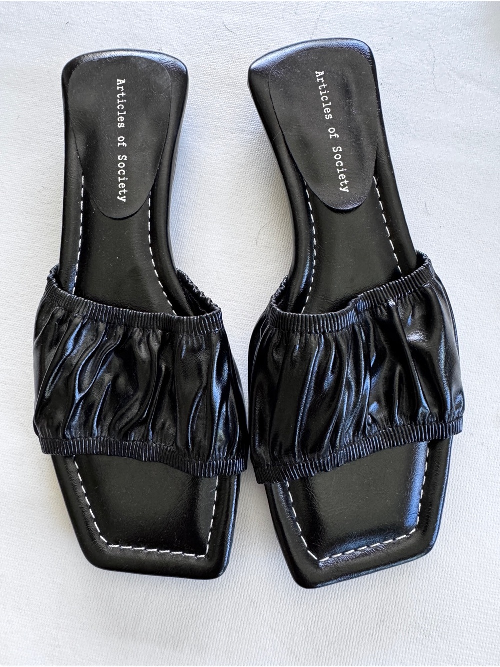 Articles Of Society Black Ruched Square-Toe Slide Sandals